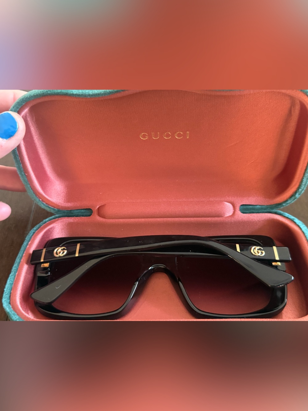 Gucci Women's Black Oversized Square Sunglasses - Picture 7 of 7